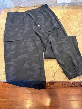 Fabletics Women's Camo The One Joggers